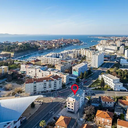 Tres Fenestras - Private Parking Lägenhet