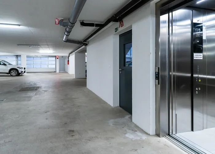 Tres Fenestras - Private Parking