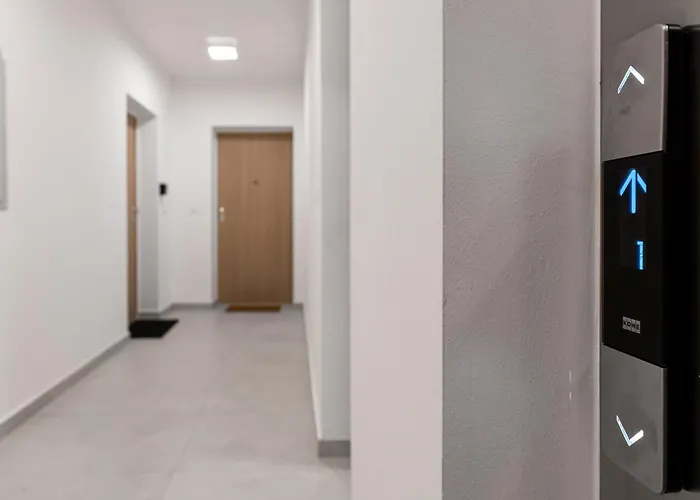 Tres Fenestras - Private Parking Lägenhet *